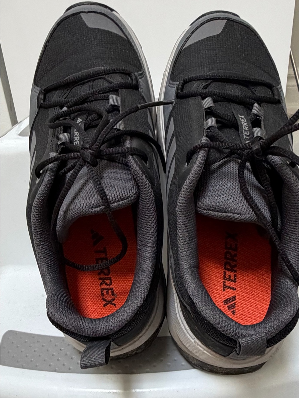 Adidas Terrex All-season Shoe (Youth 5.5/ Women’s 7.0-7.5…large fit) - Picture 2 of 4